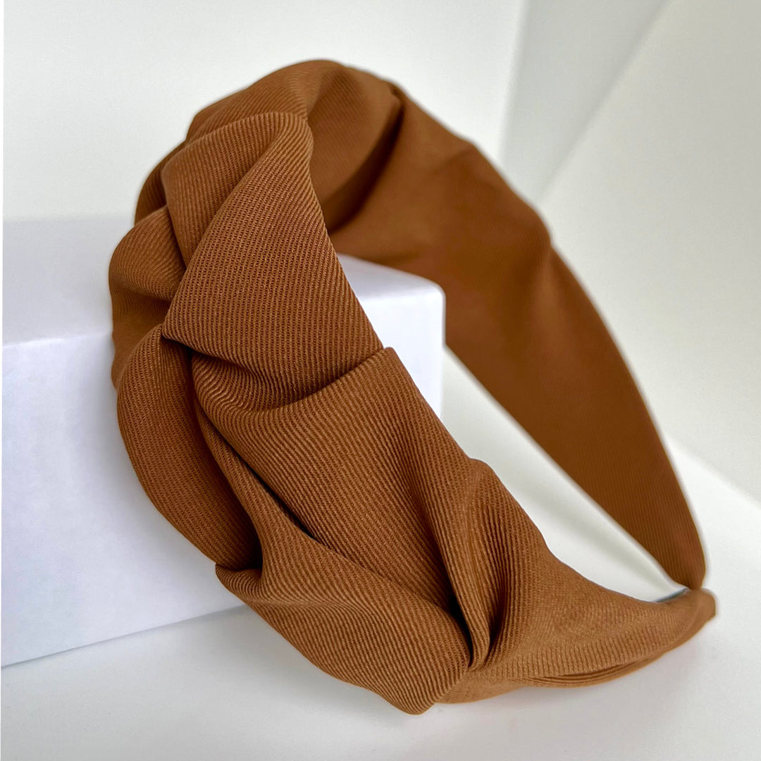 mukava ruskea hiuspanta